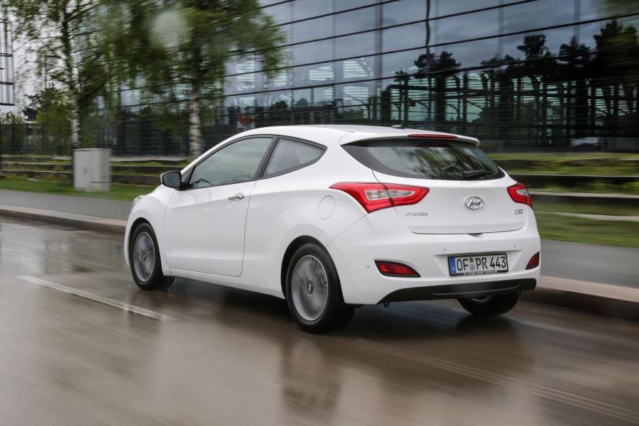  Hyundai i30 Coupe 2015 года  (фото 5 из 19)